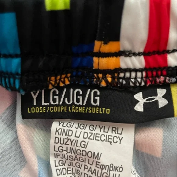 Under Armor Shorts - size youth large - Picture 5 of 6